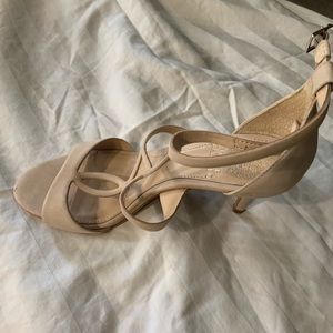 Like new Vinci Camuto heels
